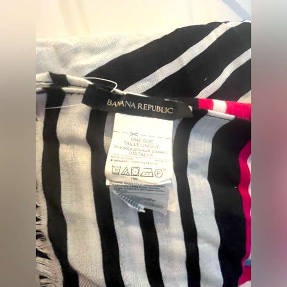 NWOT Women’s Banana Republic Bright Stripe Scarf/Wrap - Picture 2 of 4